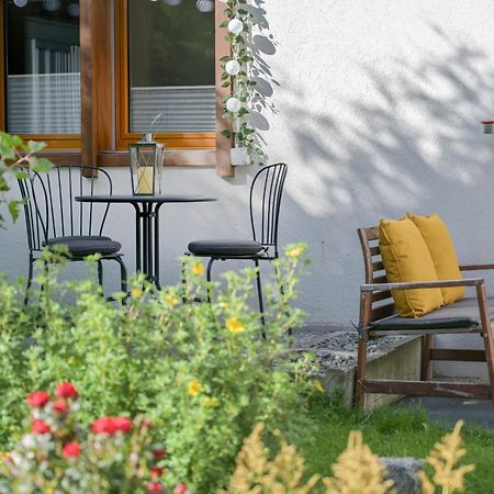 Ambassador Yellow Home 格雷兴 外观 照片