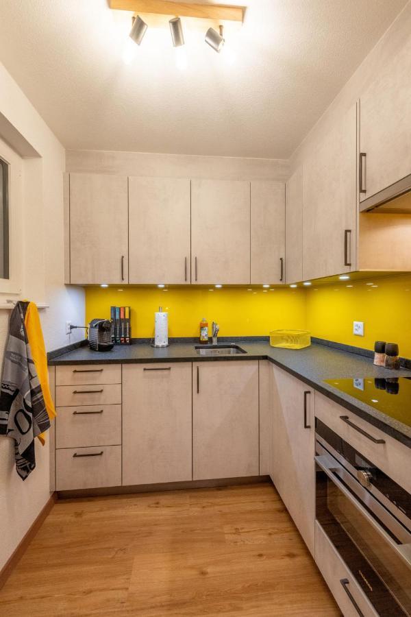 Ambassador Yellow Home 格雷兴 外观 照片