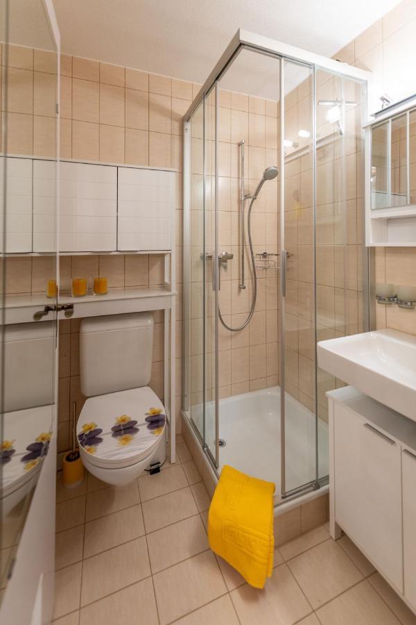 Ambassador Yellow Home 格雷兴 外观 照片