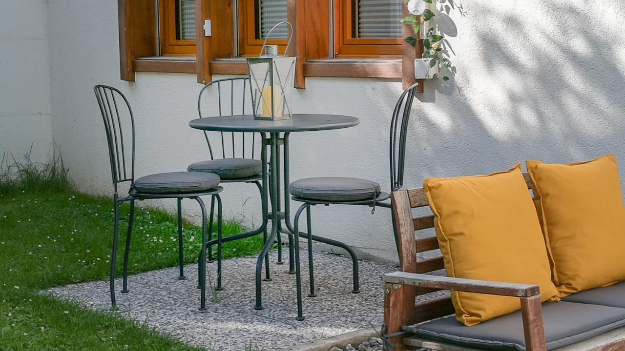 Ambassador Yellow Home 格雷兴 外观 照片